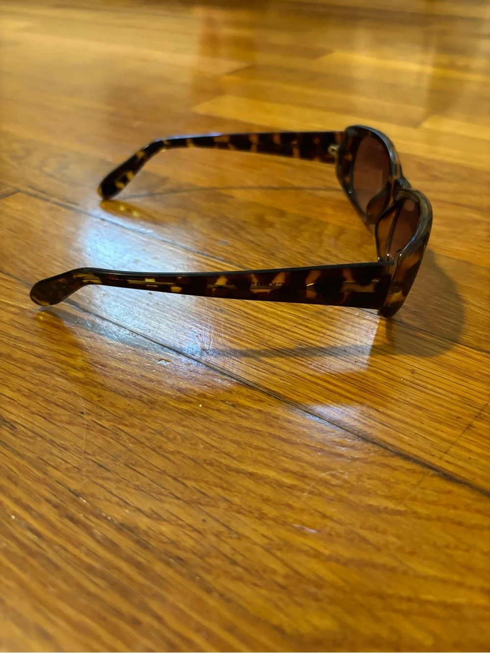 Dockers Tortoiseshell Frame Sunglasses with Brown Lenses